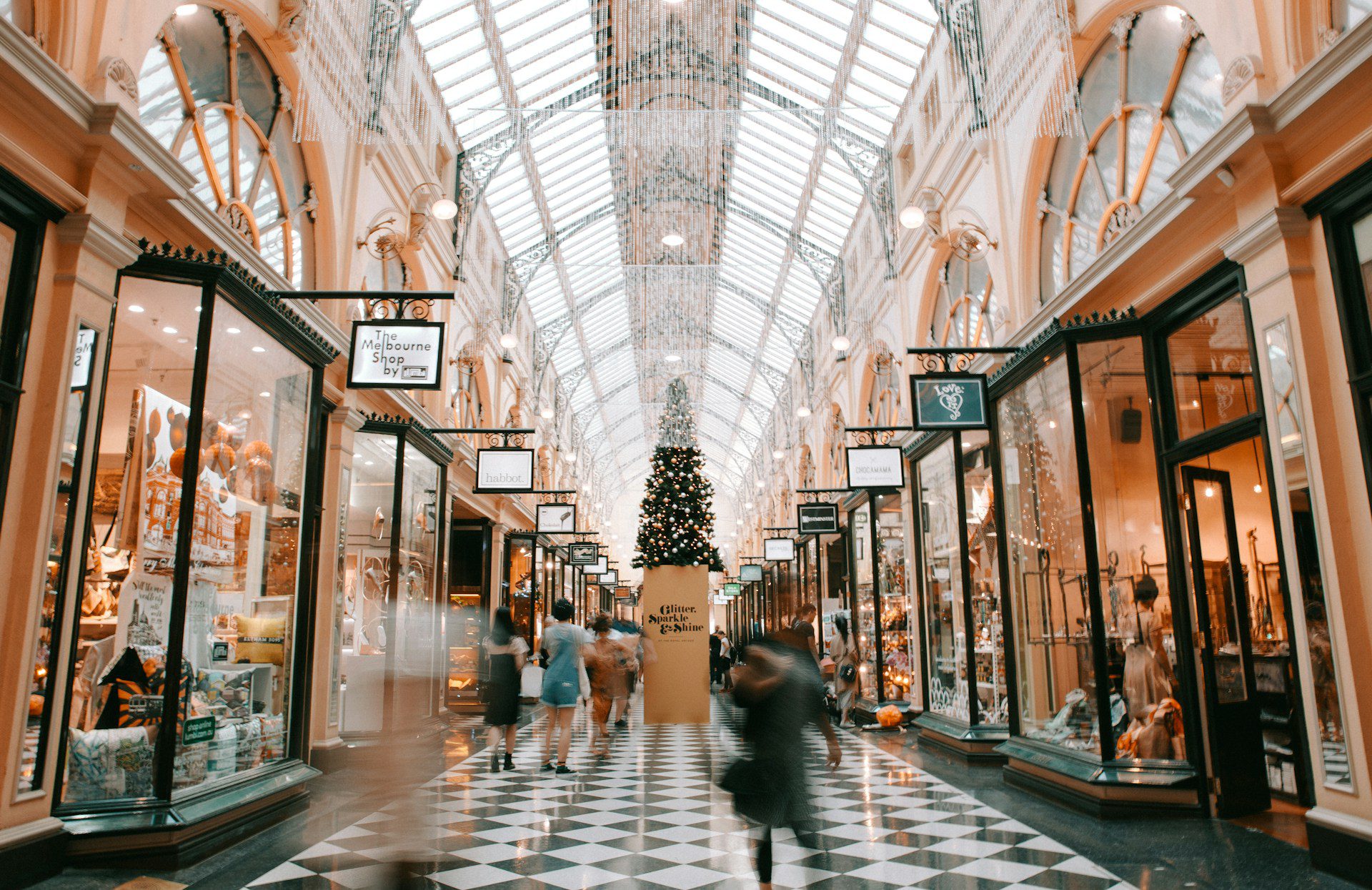 Storefront vs. Shopping Center: Pros & Cons for Chicago Boutiques